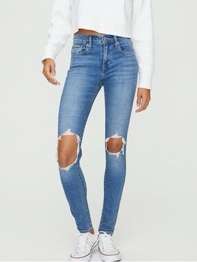 H172 NWT LEVI’S 721 HR Jeans